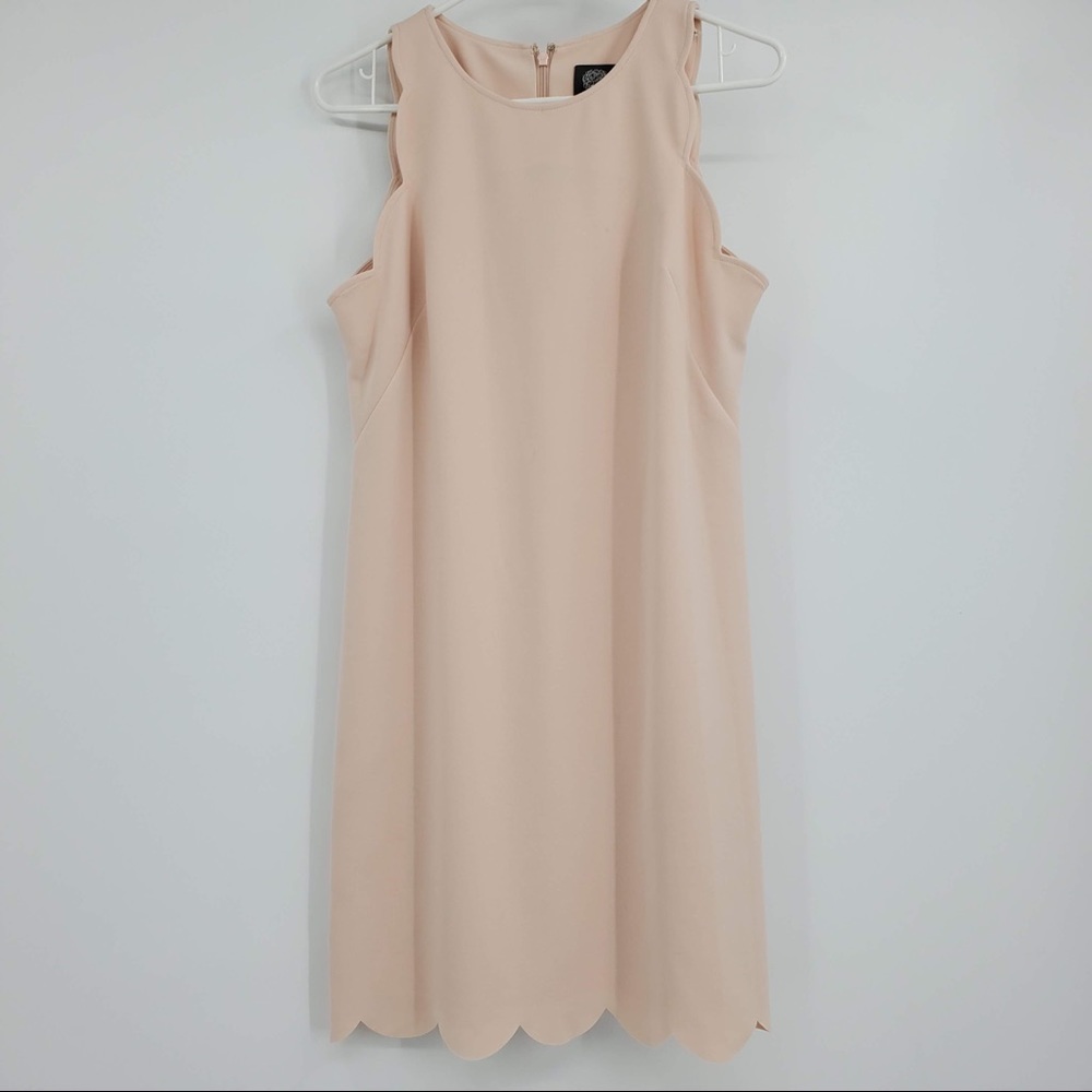 Vince Camuto Sleeveless Scalloped Sheath Dress Light Pink Size Eight 8  Formal